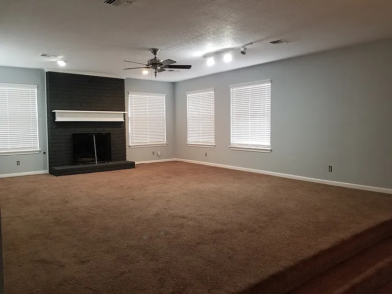 2723 Roseheath Ln — Photo 5