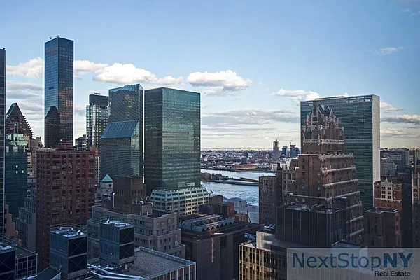 Rented by NextStopNY | media 7