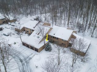 16575 Wren Rd #3E, Chagrin Falls, OH 44023