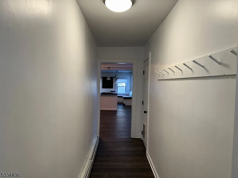 1 bed, 1.0 bath, $2,800 — Photo 2