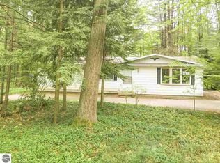 10915 Wildwood Rd, Interlochen, MI 49643