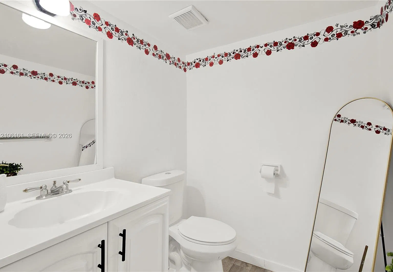 3 bed, 2.5 bath, 1850 sqft, $2,775 — Photo 2