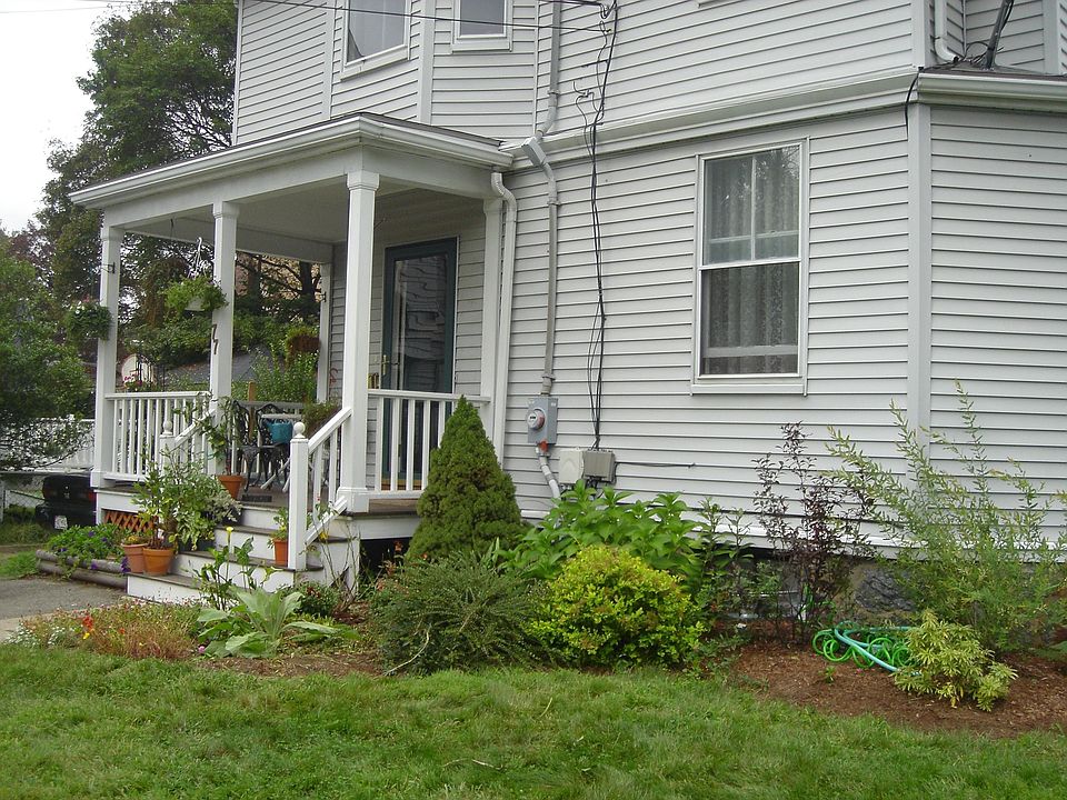 Landscaped side view