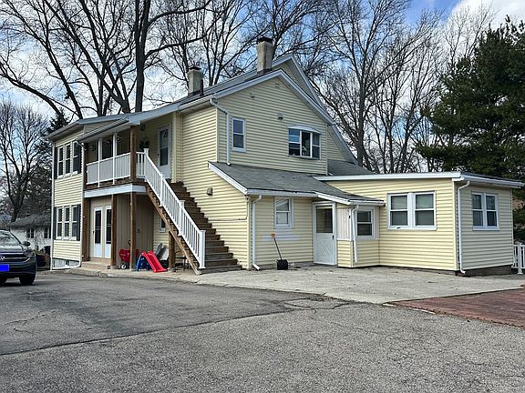 2nd image of 50 Mount Ararat Rd APT 2