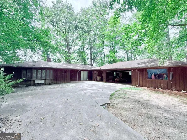 3007 Basin Rd, Gainesville, GA 30506