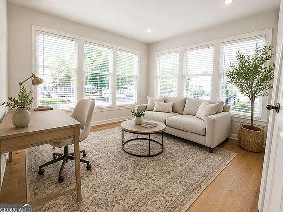 5th image of 211 Abingdon Way