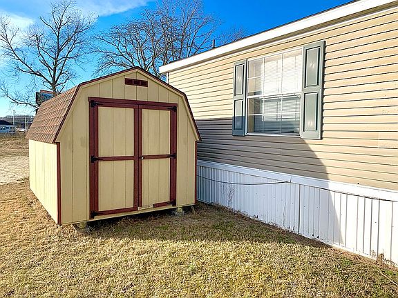 Shed, plenty of room