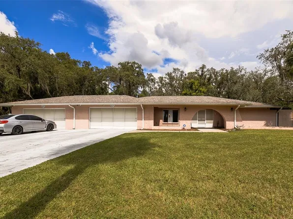 8976 Lake Dr, New Port Richey, FL 34654