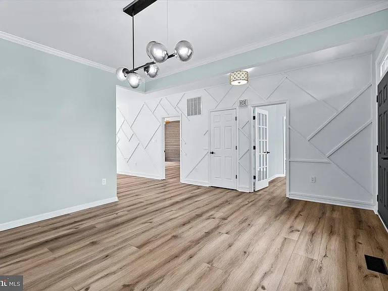 2619 Inwood Dr — Photo 4