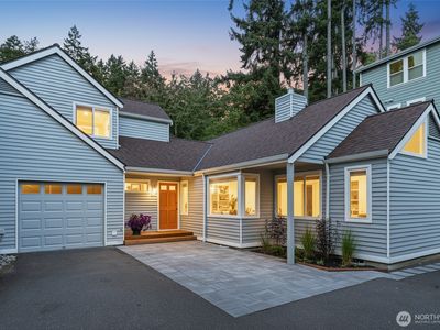 645 Madison Avenue N, Bainbridge Island, WA, 98110