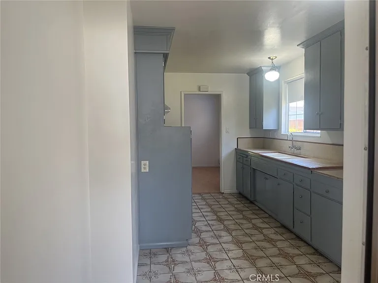 536 Sandsprings Dr — Photo 13