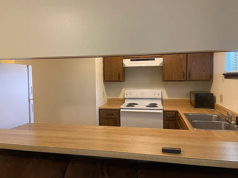 702 Crescent Dr #8 — Photo 4