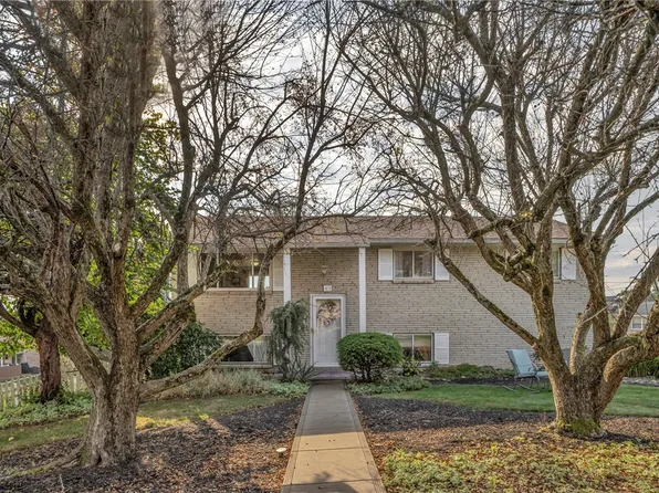 49 Nancy Dr, Jeannette, PA 15644