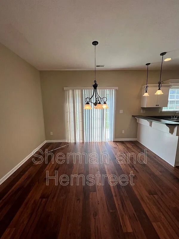3 bed, 2.5 bath, 1911 sqft, $1,885 — Photo 4