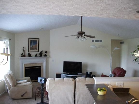 3rd image of 6515 Fountainhead Dr