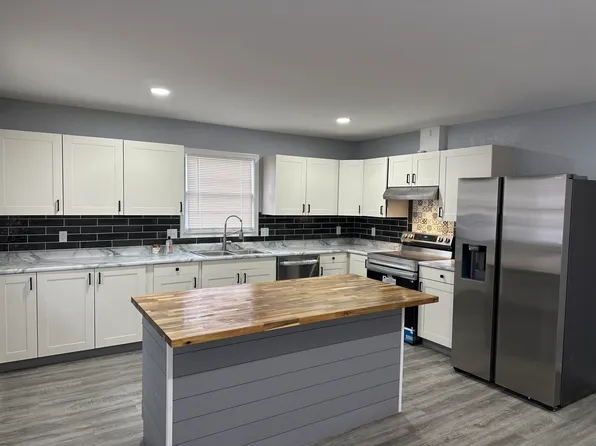 122 Lexington Ave, Sweet Springs, MO 65351