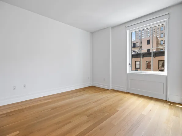 301 East 81st Street image 7 of 31