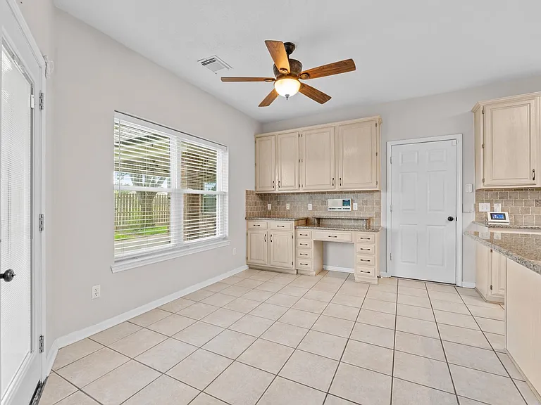 1602 Seminole St — Photo 13