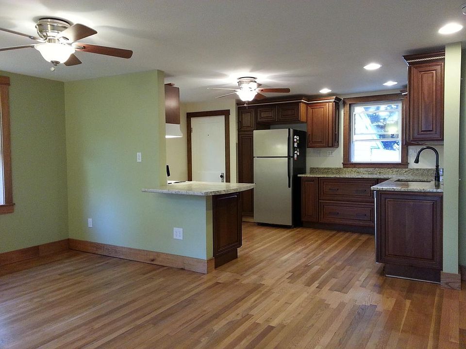 Kitchen/living/dining area