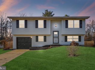 708 University Dr, Waldorf, MD