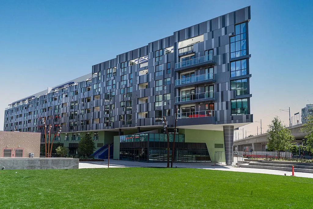 Upper Ivy Residences — Photo 1