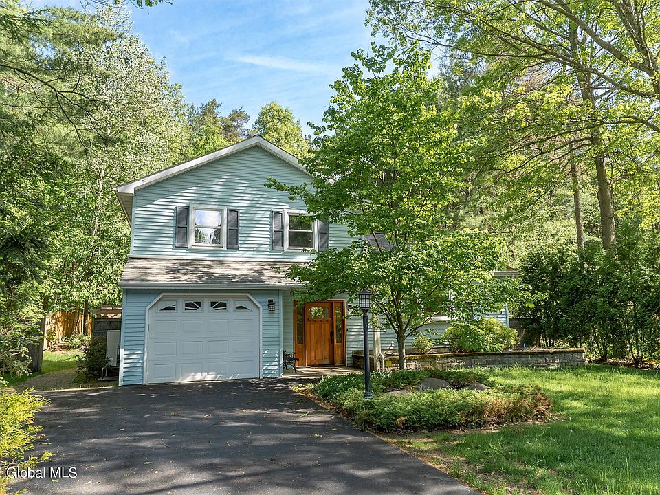 1st image of 16 Wineberry Ln