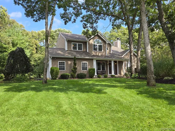 5 Kara Court, Yaphank, NY 11980