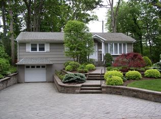 116 Seminole Ave, Oakland, NJ 07436