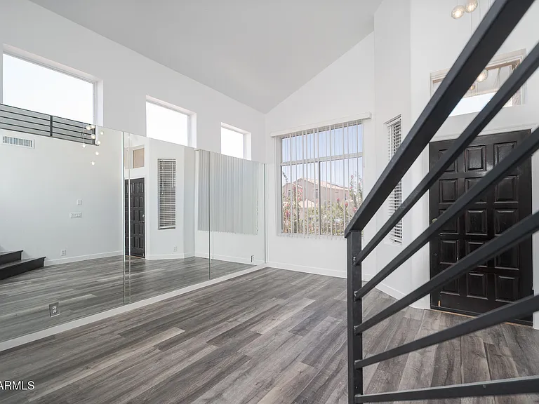 18031 N 15th Pl — Photo 4