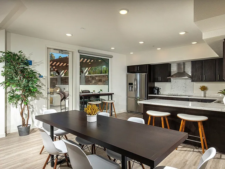 Creekside Apartments — Photo 16