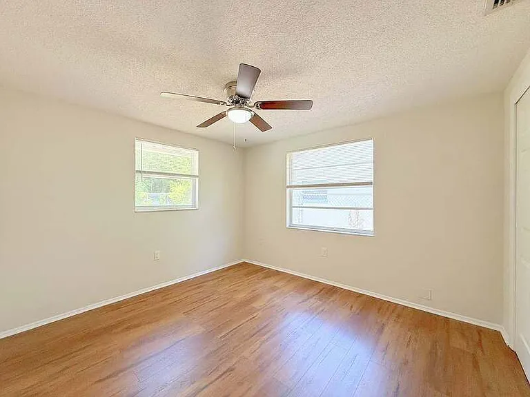 15839 Villa Dr — Photo 21