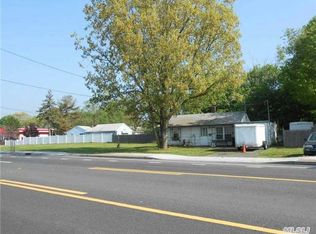 1 Bay Shore Rd, Bay Shore, NY 11706