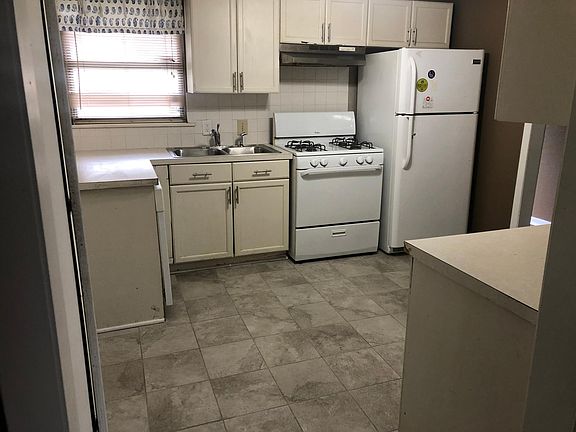 4th image of 123 Kings Row Dr