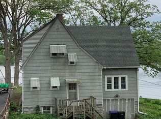 5114 W Lake Shore Dr, Wonder Lake, IL 60097
