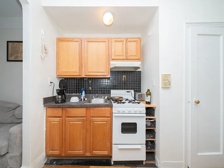 344 W 17th St #1-D — Photo 8