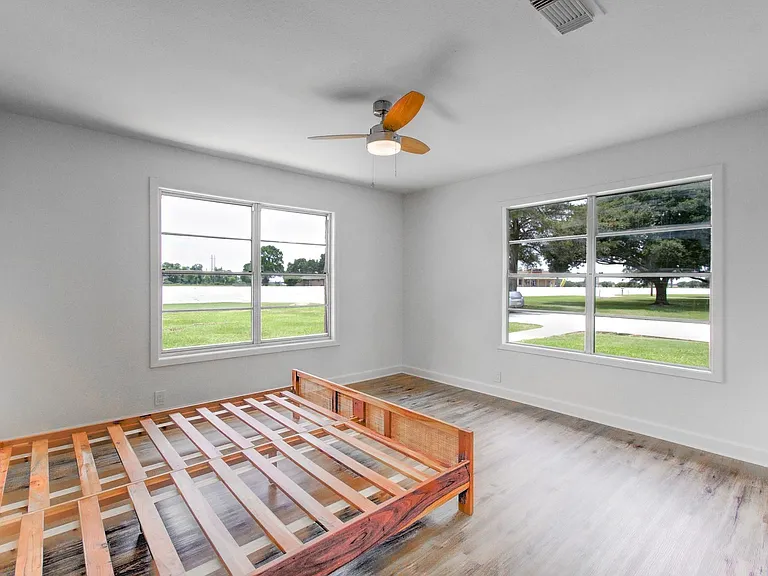 709 S McCarty Ave — Photo 28