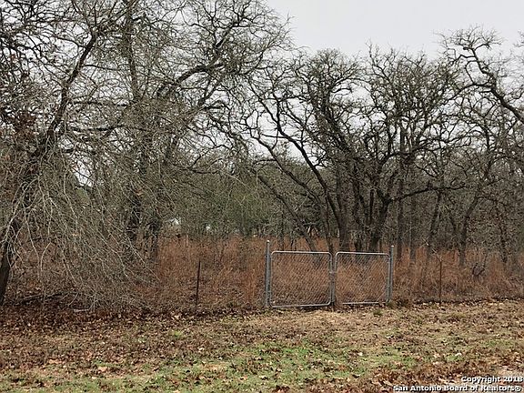 3rd image of 308 Hickory Trail Dr