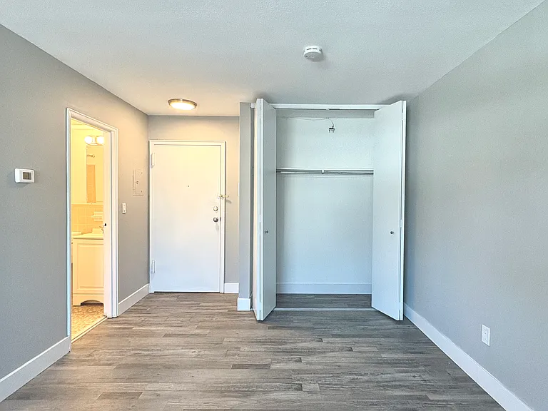 Lynn Apartments — Photo 13