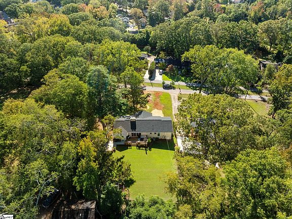 5th image of 39 Clarendon Ave