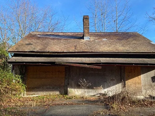 12 Robbins Rd, Nelsonville, OH 45764