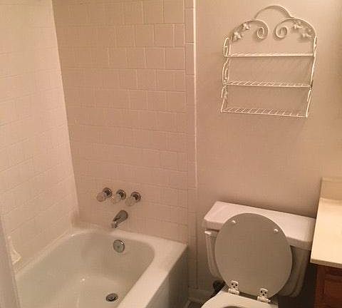 3rd image of 100 Royal Oak Dr APT E