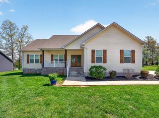 750 Honeysuckle Ln, Sparta, TN 38583