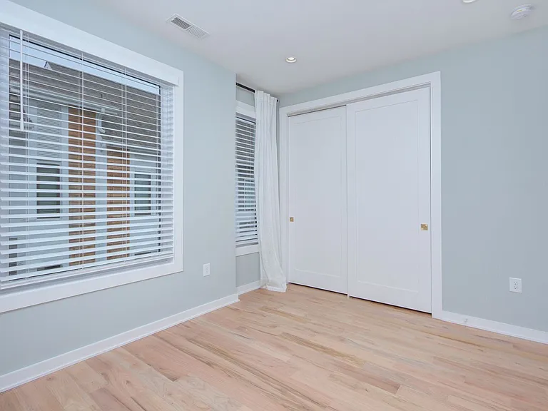 2737 Shenandoah Ave — Photo 19