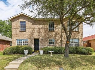 913 Kathryn Dr, Lewisville, TX 75067
