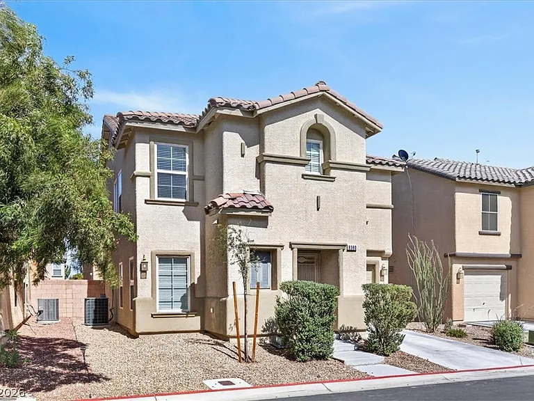 8380 Bismark Sapphire St #0 — Photo 2