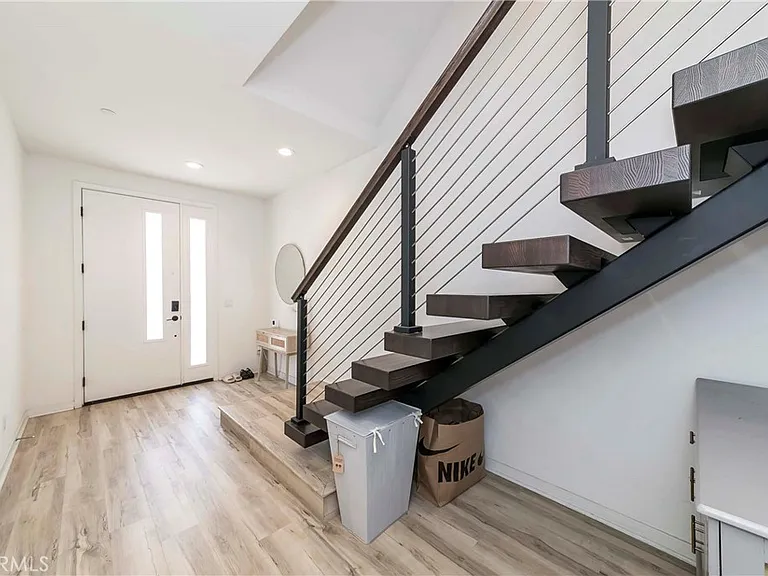 408 Hudson St — Photo 9