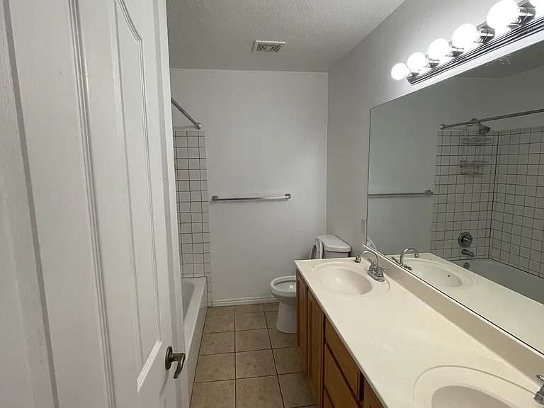 790 E Hamlet Cir N — Photo 19