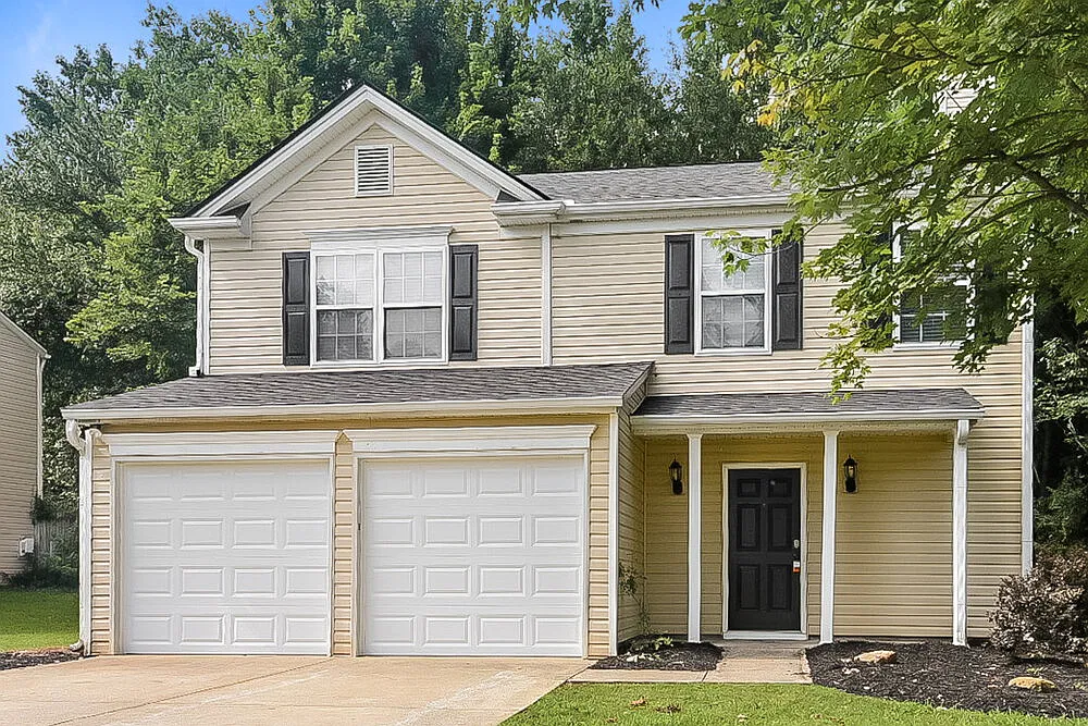 3 bed, 2.5 bath, 2160 sqft, $2,045 — Photo 1