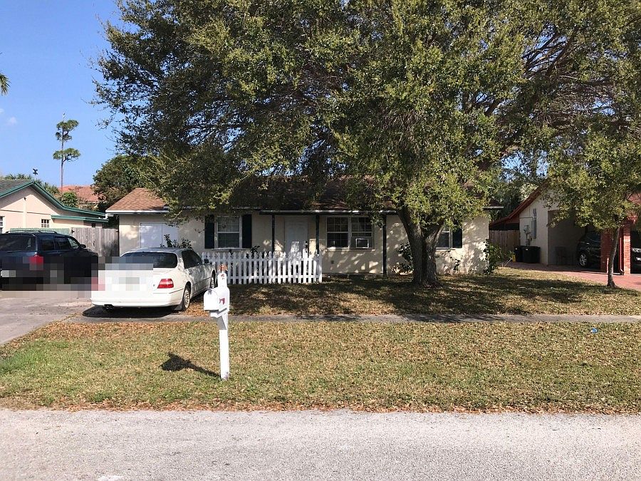 1st image of 832 Fitch Dr
