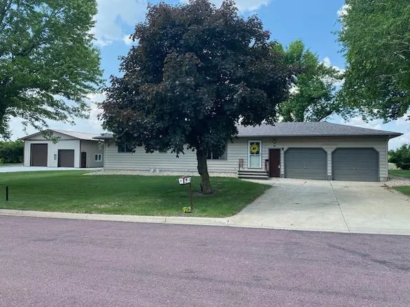 429 Sparks Dr, Granada, MN 56039